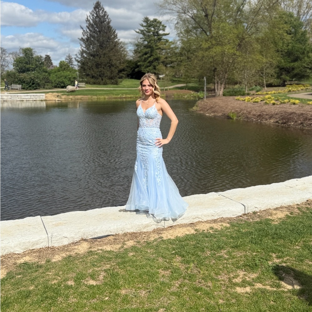 Elegant Blue Lace Evening Gown